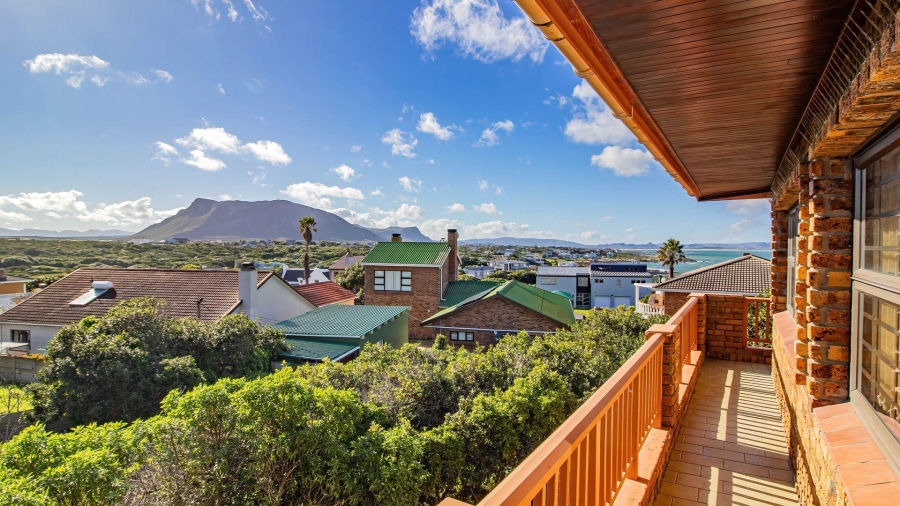 3 Bedroom Property for Sale in Kleinbaai Western Cape